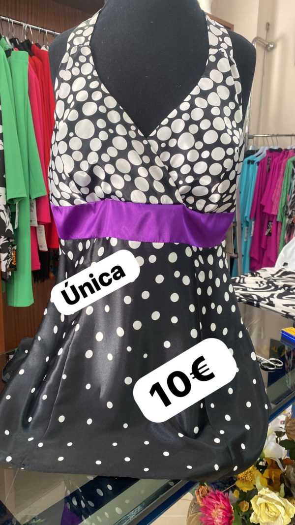 Blusa lunares de Confecciones El Cordobés